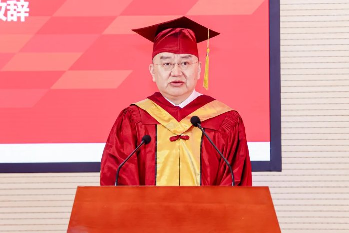 2026.7.16毕业典礼2 在马拉松式的奋斗中坚守方向